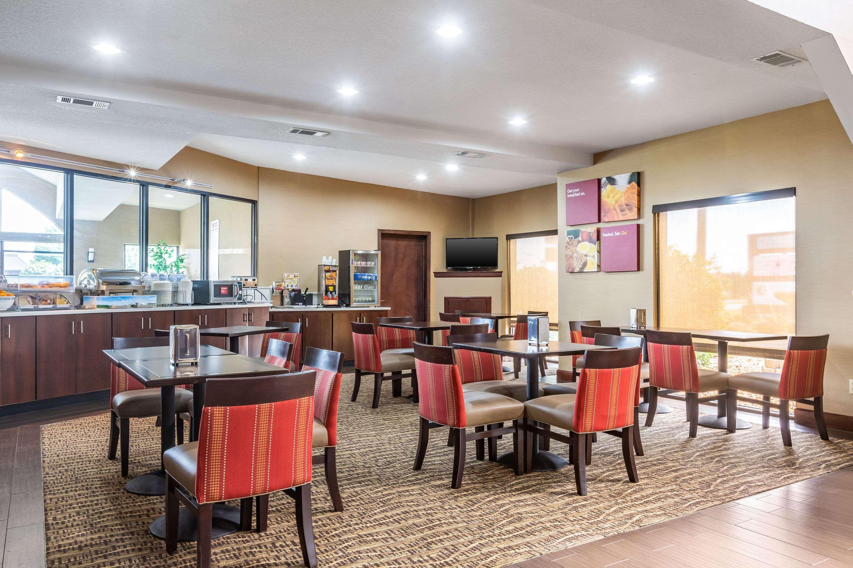 Comfort Suites Near Robins Air Force Base Warner Robins Exterior photo